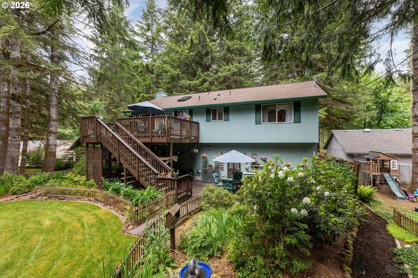 Experience the best of Pacific Northwest living at Fishhawk - photo 18