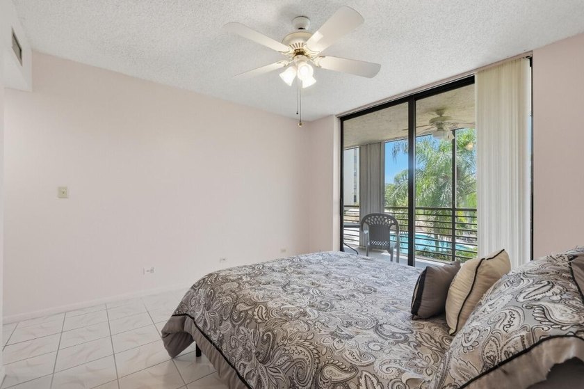 Beautiful 2nd floor 2-bedroom, 2-bath condo in Senior Community - photo 29