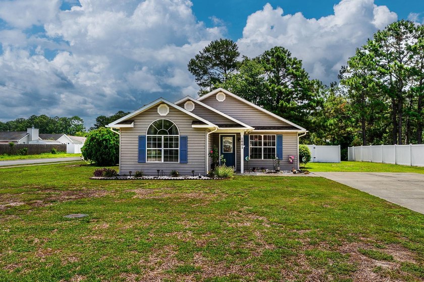 NO HOA, a fenced backyard overlooking the pond, and an updated - photo 30