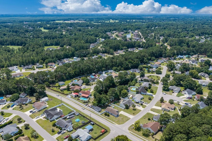 NO HOA, a fenced backyard overlooking the pond, and an updated - photo 39
