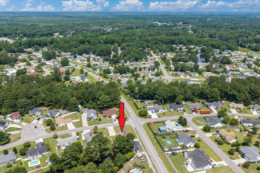 NO HOA, a fenced backyard overlooking the pond, and an updated - photo 41