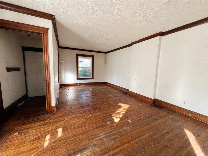 Opportunity Awaits in the City of Rochester! Bring your vision - photo 6