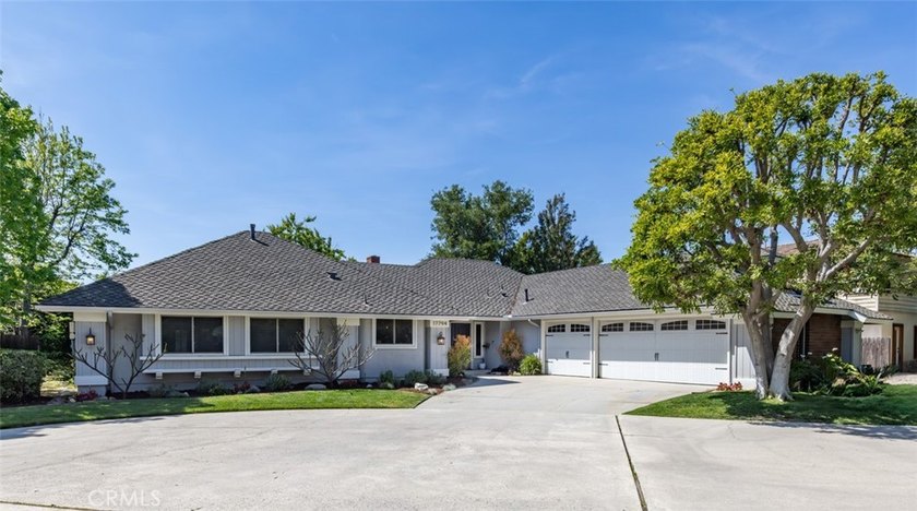 SINGLE STORY RANCH HOME* 3 CAR GARAGE* FULLY OWNED SOLAR PANELS* - photo 5