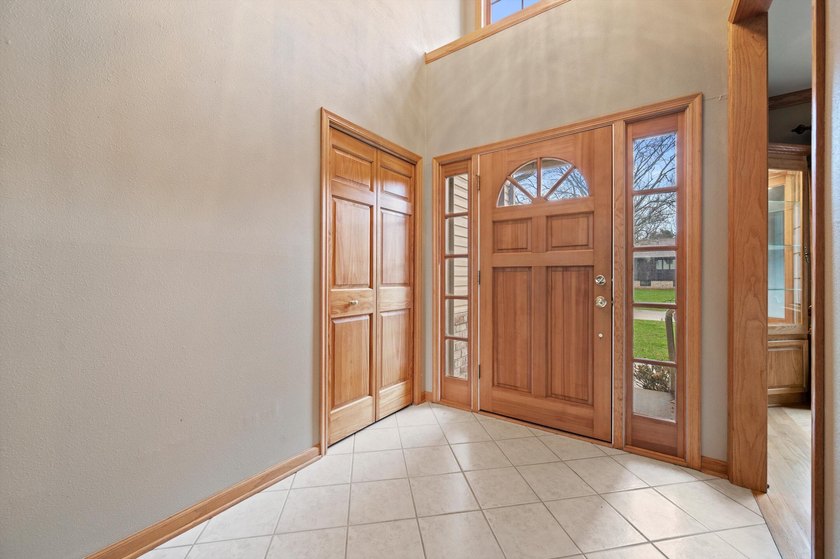 Nestled in a desirable Lake Country setting, this inviting home - photo 4