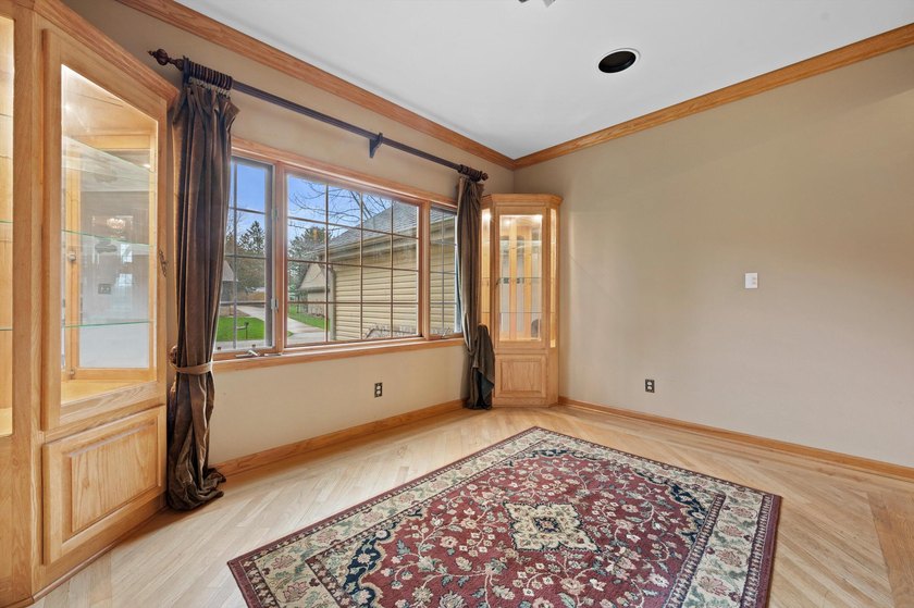 Nestled in a desirable Lake Country setting, this inviting home - photo 5