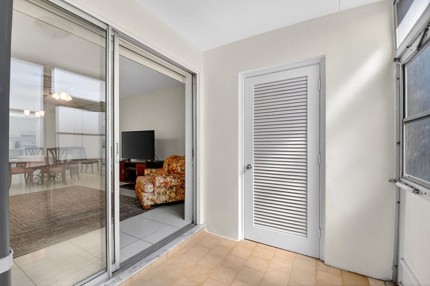 Welcome to this beautifully updated 2-bedroom, 2-bathroom - photo 13