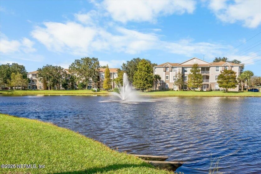 Welcome to Unit #517 at The Overlook, a sought-after gated - photo 15