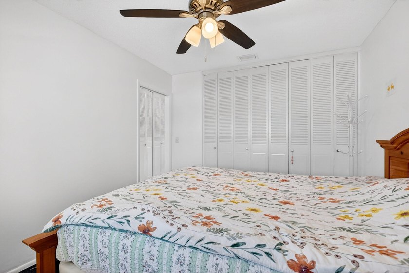 Welcome to this beautifully updated 2-bedroom, 2-bathroom - photo 22