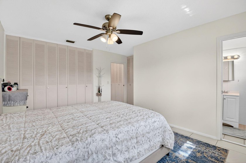 Welcome to this beautifully updated 2-bedroom, 2-bathroom - photo 25