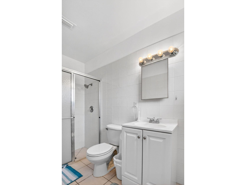 Welcome to this beautifully updated 2-bedroom, 2-bathroom - photo 27