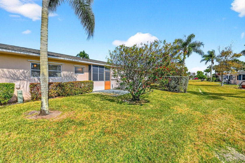 Welcome to this beautifully updated 2-bedroom, 2-bathroom - photo 30