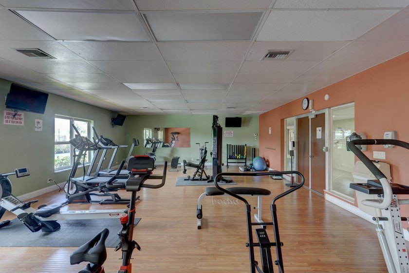 Welcome to this beautifully updated 2-bedroom, 2-bathroom - photo 50