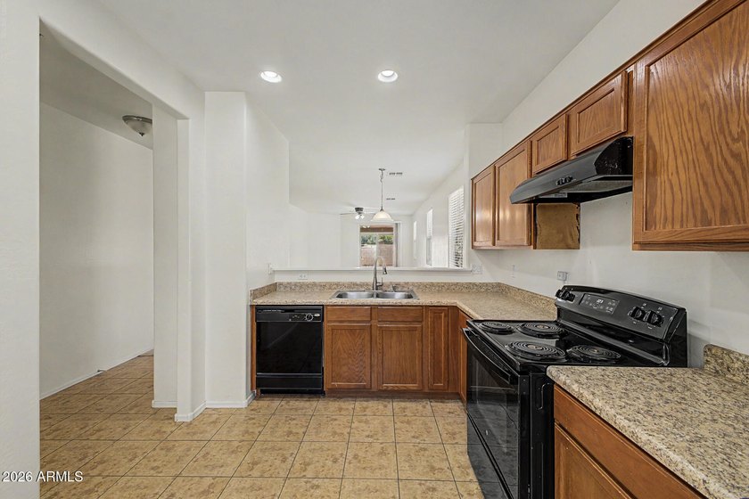 Welcome to this charming, move-in-ready residence in Trailside - photo 2