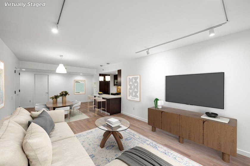 Open layout with XL living area and spacious bedrooms with TONS - photo 3