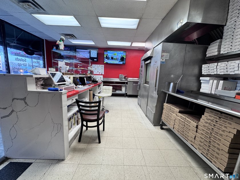 Fully renovated restaurant space featuring newly designed - photo 3