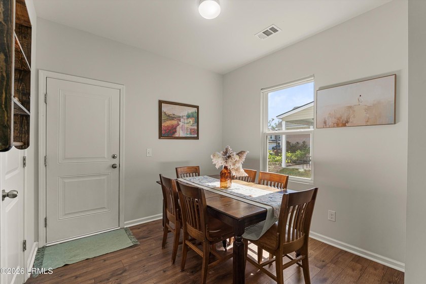 Welcome to sought-after Shadow Moss, where comfort, convenience - photo 11