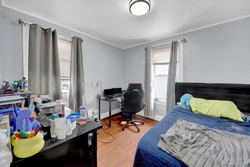 Detached, charming, and meticulously maintained single-family - photo 12