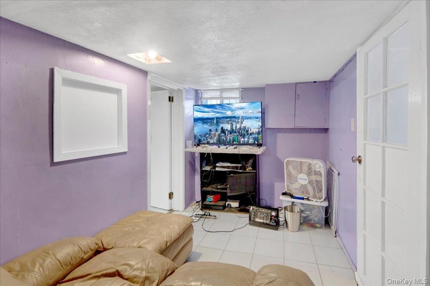 Detached, charming, and meticulously maintained single-family - photo 18