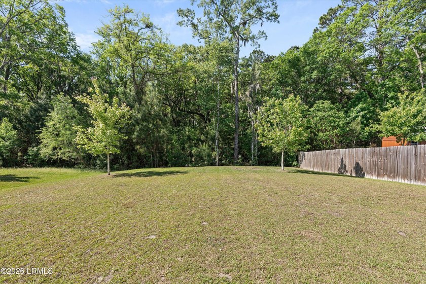 Welcome to sought-after Shadow Moss, where comfort, convenience - photo 25