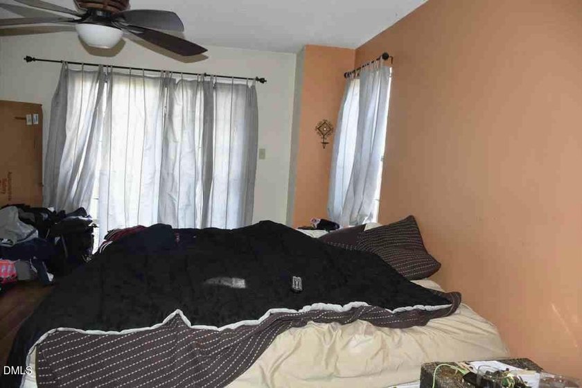 Nestled in a cul-de-sac in the desirable Hope Valley North - photo 8