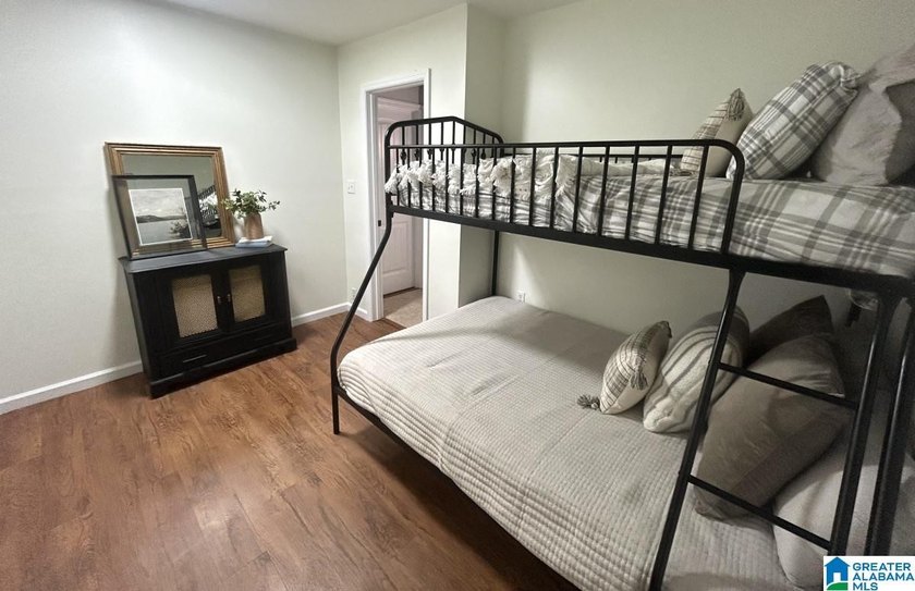This newly renovated cottage offers privacy, year-round deep - photo 9