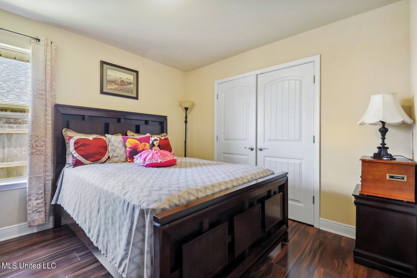 Beautiful 4br/3ba home nestled on a waterfront lot with - photo 16