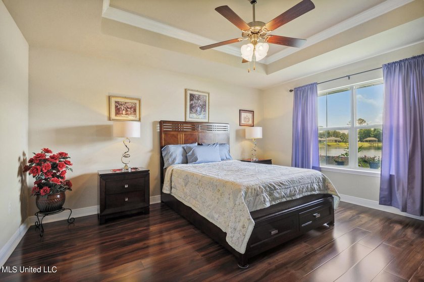 Beautiful 4br/3ba home nestled on a waterfront lot with - photo 18