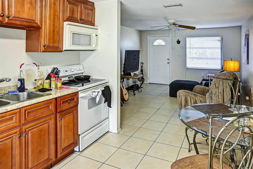 Under contract-accepting backup offers. Exceptional investment - photo 22