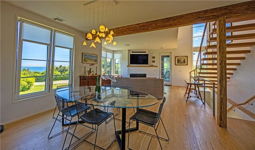 Welcome to a truly exceptional year round residence on Mohegan - photo 15