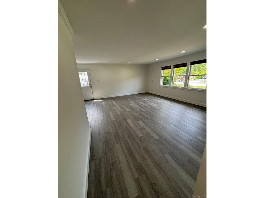 gorgeous renovated sprawling ranch,in desirable timber ridge - photo 16