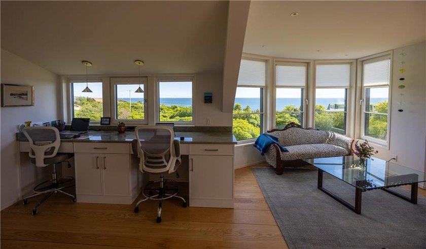 Welcome to a truly exceptional year round residence on Mohegan - photo 25