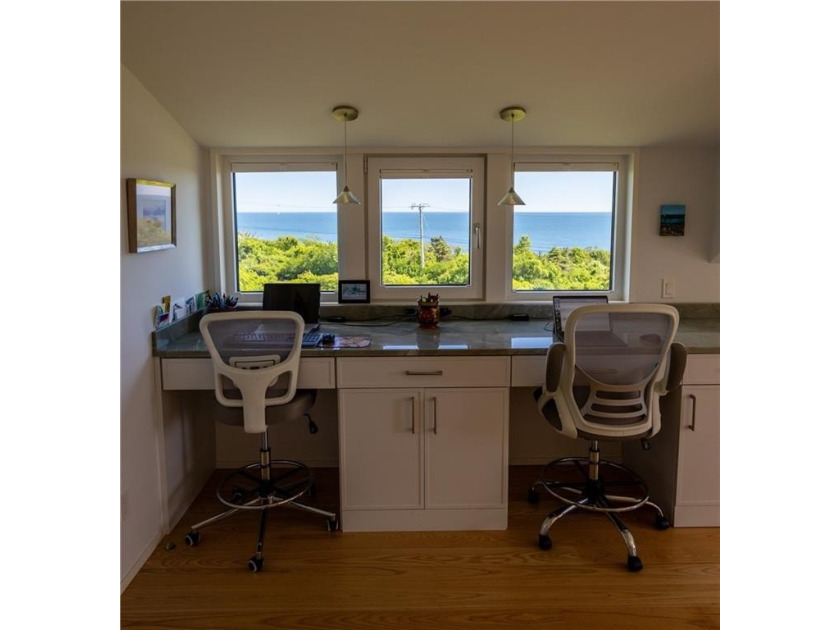 Welcome to a truly exceptional year round residence on Mohegan - photo 26
