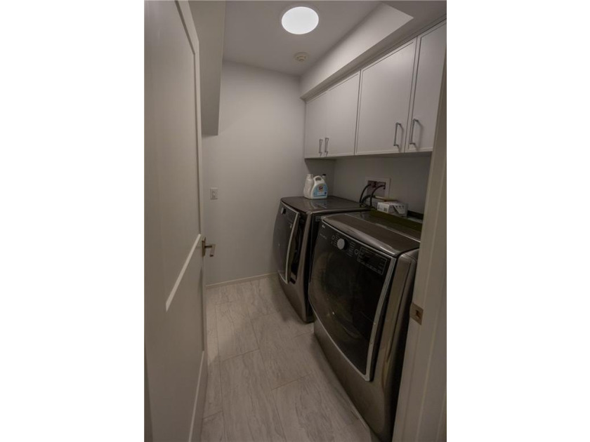 Welcome to a truly exceptional year round residence on Mohegan - photo 40