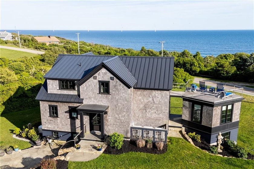 Welcome to a truly exceptional year round residence on Mohegan - photo 46