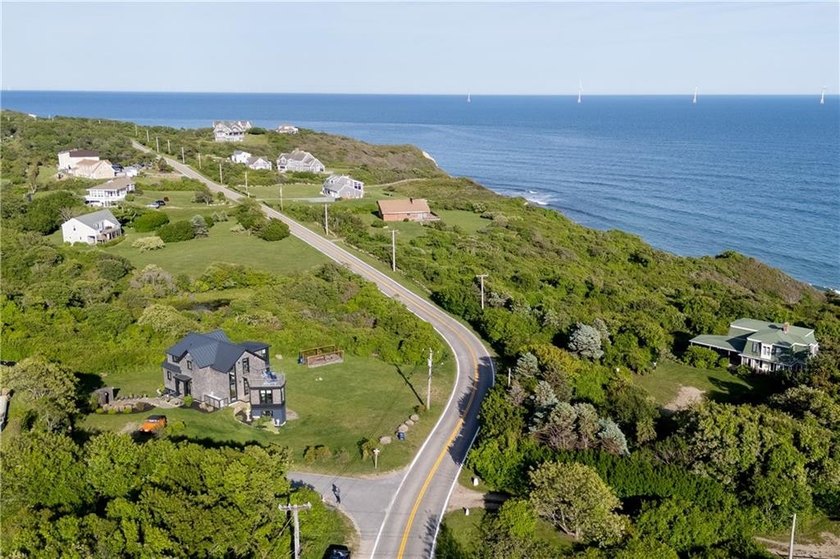 Welcome to a truly exceptional year round residence on Mohegan - photo 47
