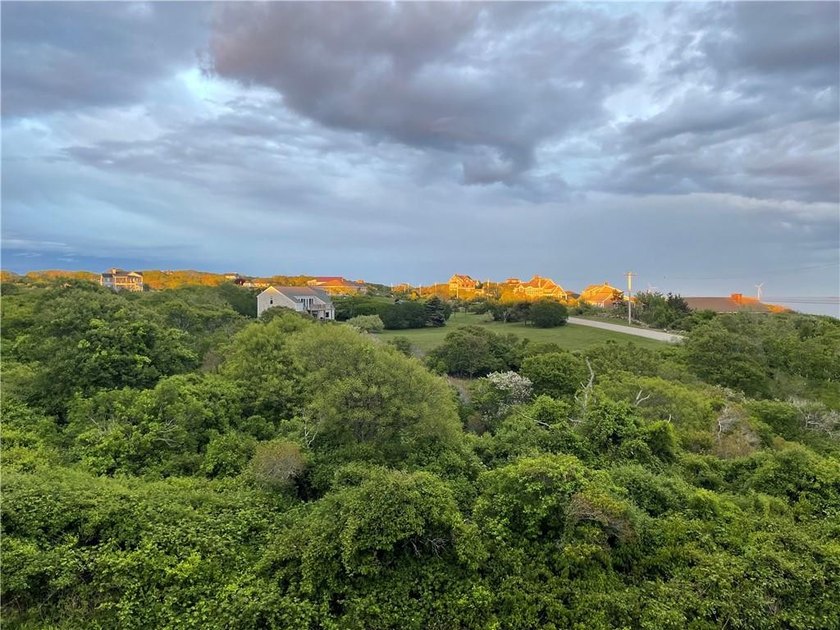 Welcome to a truly exceptional year round residence on Mohegan - photo 49