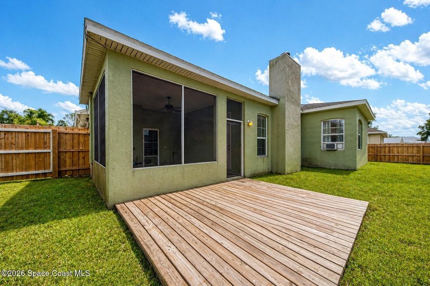 This is a spacious 4 bedroom, 3 bath home on a large lot has a - photo 18