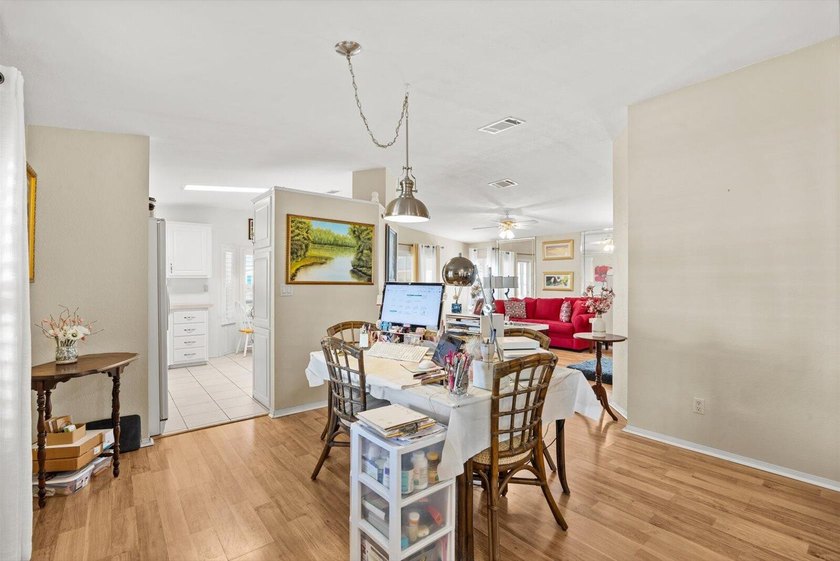 Charming Beachcomber model offering 2 spacious bedrooms, 2 baths - photo 6
