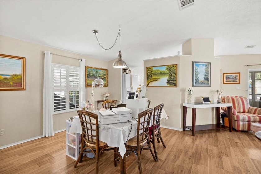 Charming Beachcomber model offering 2 spacious bedrooms, 2 baths - photo 7
