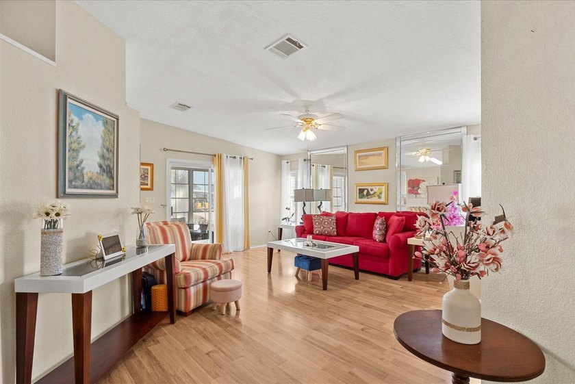 Charming Beachcomber model offering 2 spacious bedrooms, 2 baths - photo 8