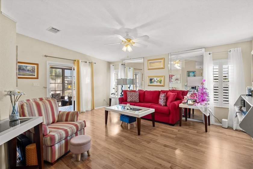 Charming Beachcomber model offering 2 spacious bedrooms, 2 baths - photo 9