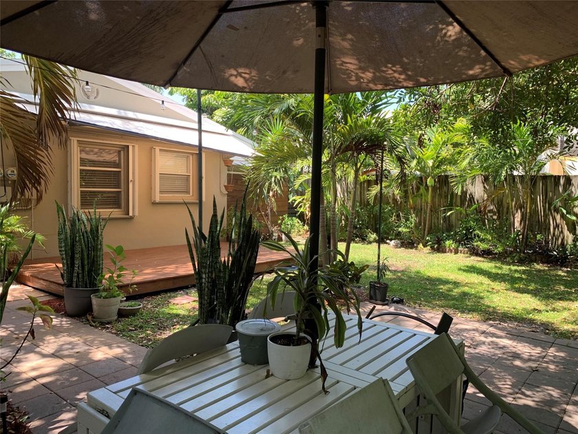 Exceptional corner-lot duplex in sought-after Tarpon River - photo 37