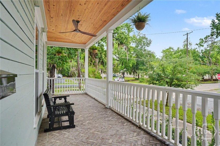 Savannah history. Modern finishes. Serious opportunity. This - photo 5