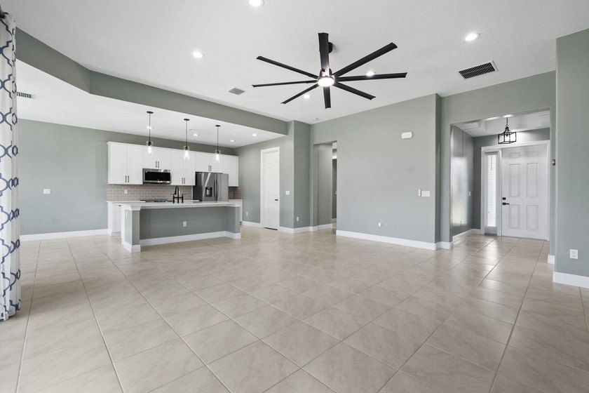 Welcome to this exceptional 2022 custom-built 4-bedroom, 3-bath - photo 11
