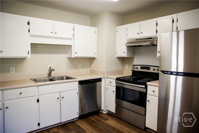 Some homes simply make life easier, and 630 Rushing Street is - photo 4