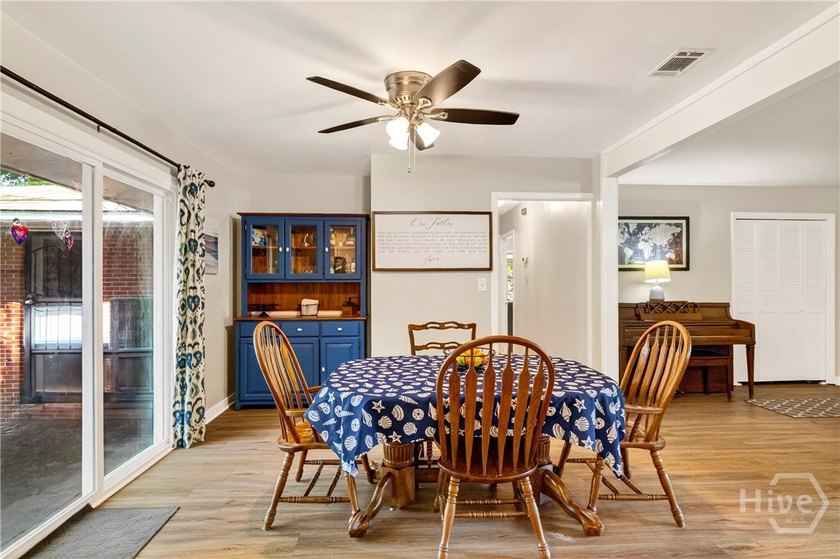 Welcome to 2131 Walz Drive, a well-maintained brick ranch - photo 6