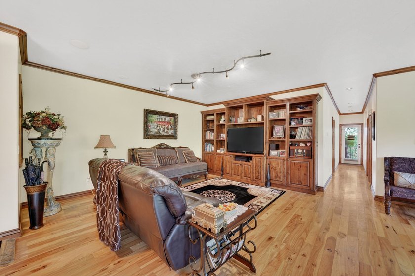 Incredible upgrades throughout this mid valley condo include - photo 4