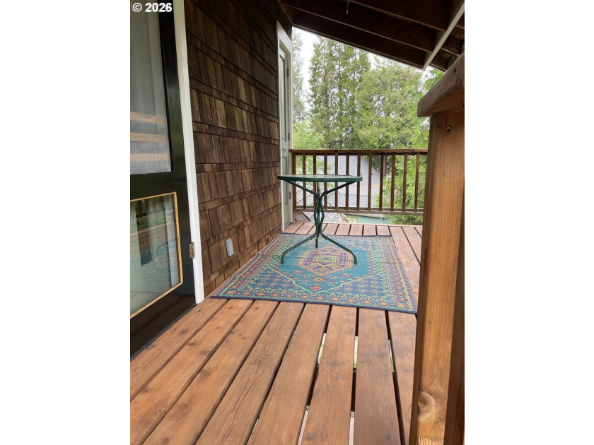 Beautiful brown-shingle Craftsman home (1957 Sq Ft) with - photo 17