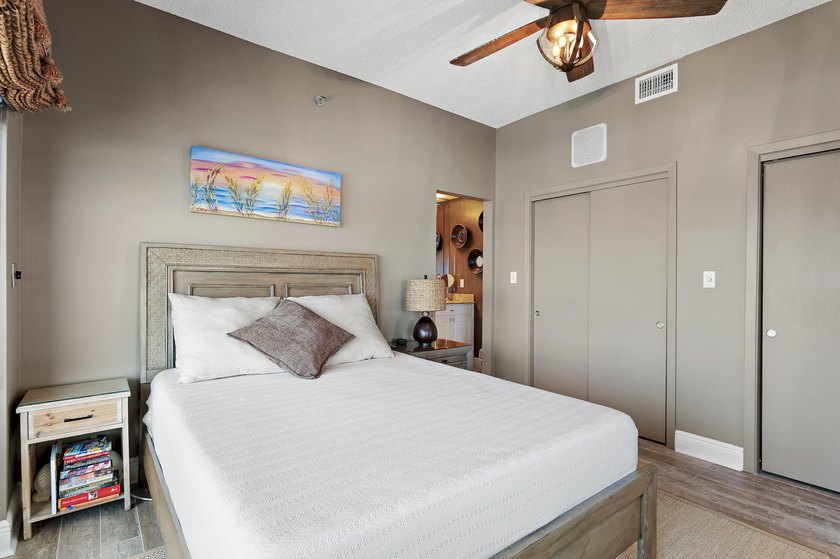 Nestled along Florida's breathtaking Emerald Coast, perfectly - photo 17