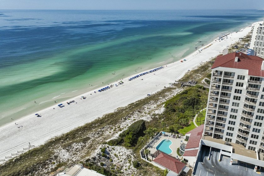 Nestled along Florida's breathtaking Emerald Coast, perfectly - photo 38